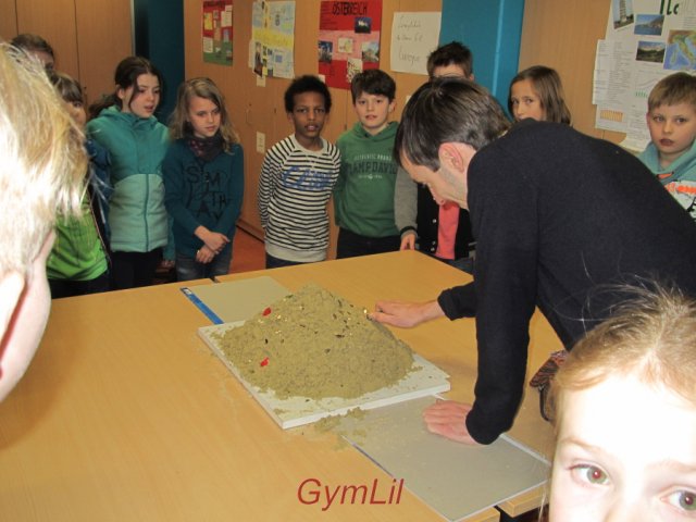 Experiment_Vulkanausbruch_2016_01