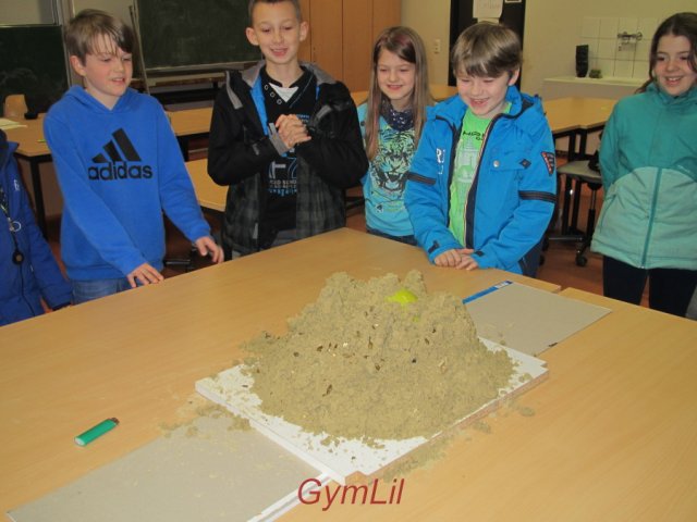 Experiment_Vulkanausbruch_2016_03