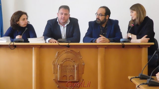 3._Acto_oficial_con_el_alcalde_en_Merida